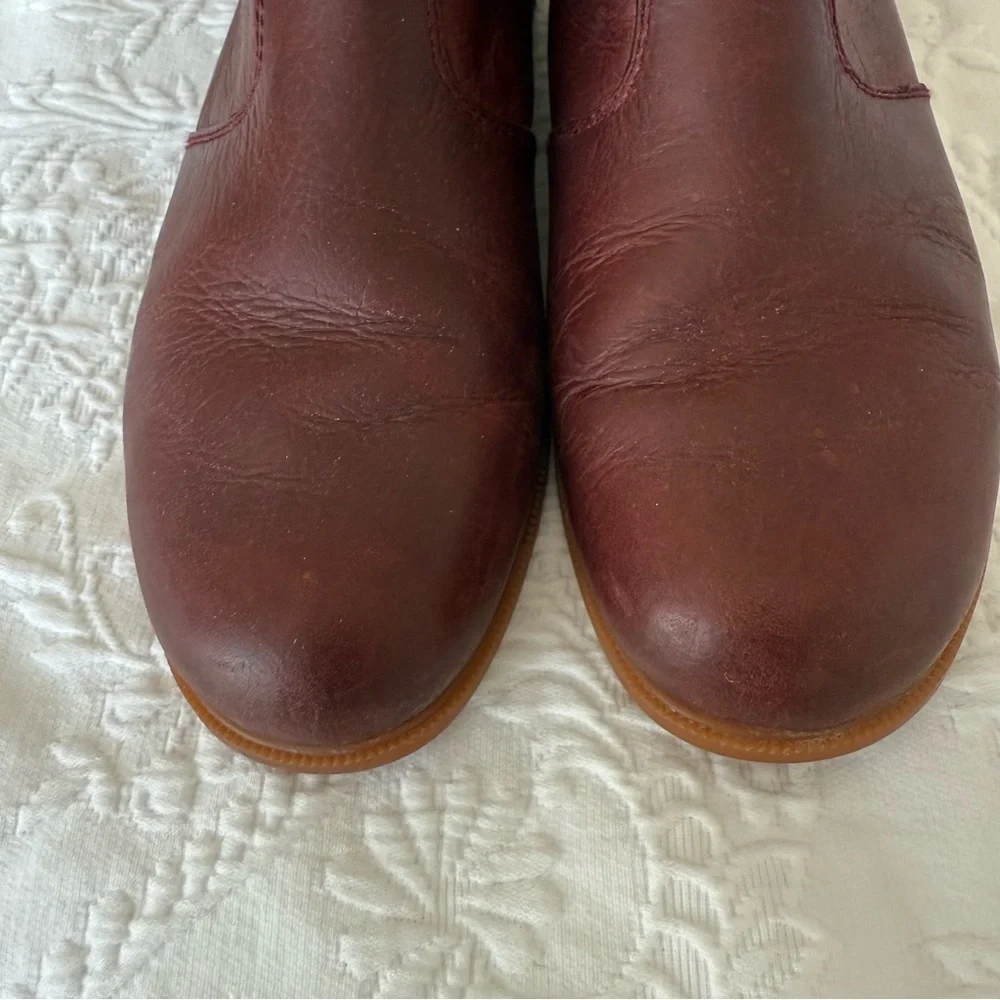 Kodiak Low-Rider Chelsea Burgundy Ankle Boots size 10
